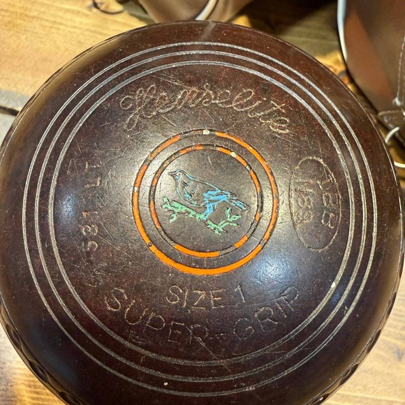 Vintage Offmeister Lawn Bowling Bowls Balls Set Size 1 Super Grip w/ Carry Bags - Picture 3 of 7